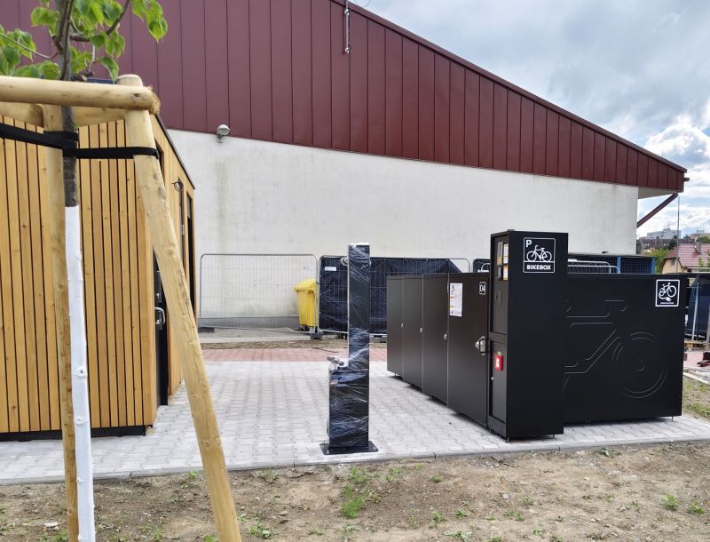 Bike Box - Pelhřimov, near shopping center